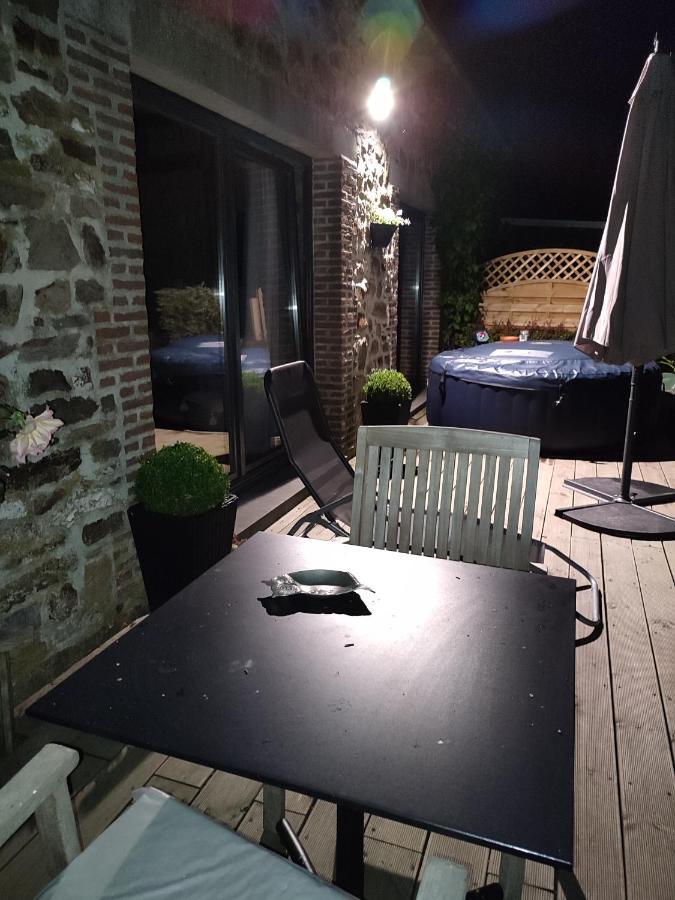 Les Arpents Verts Momignies Exteriör bild